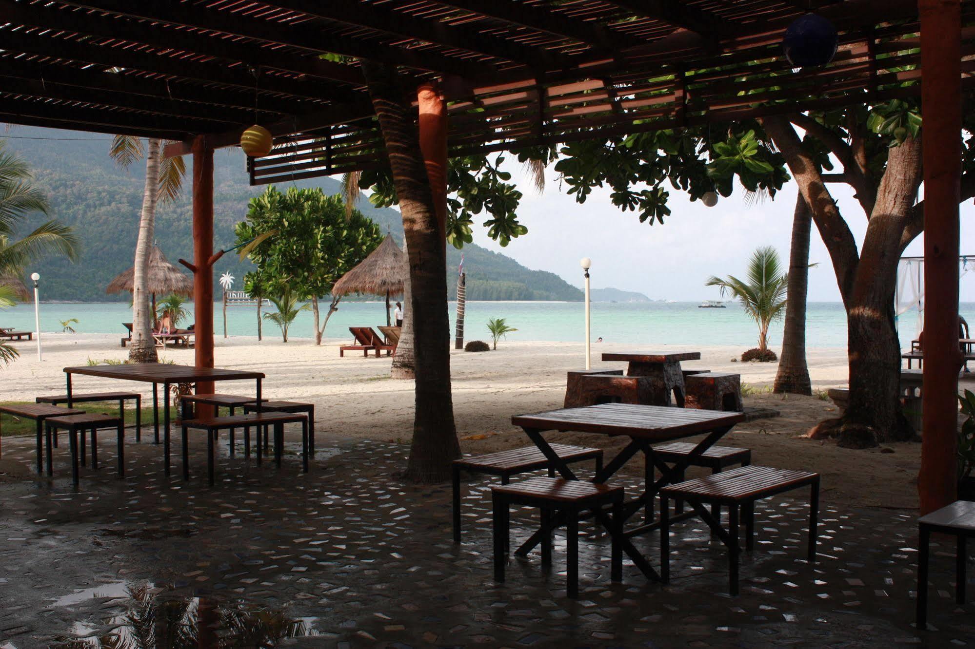 Andaman Beach Resort Lipe Ngoại thất bức ảnh